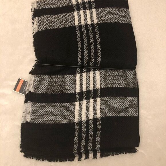 West Loop Women’s Striped Blanket Scarf - Picture 4 of 5